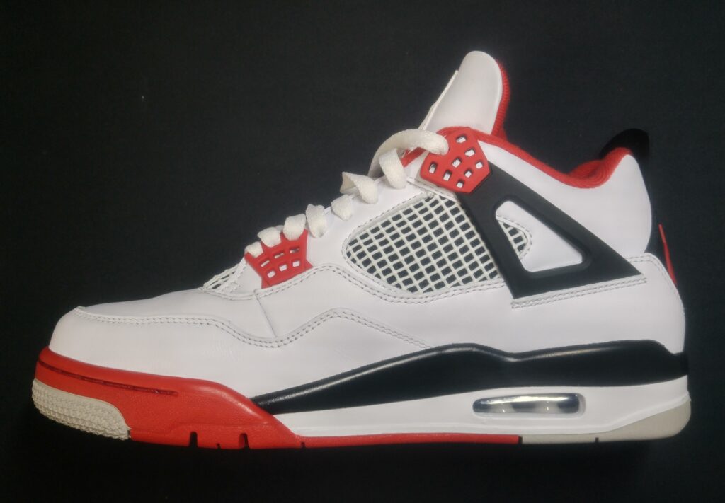 Air Jordan 4 Fire Red right side